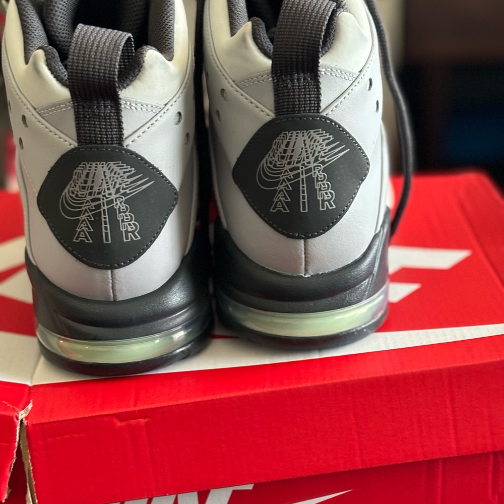 Only worn twice! - Picture 2 of 5